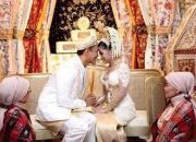 Balantuang kaniang” is a traditional marriage custom in the Minangkabau culture